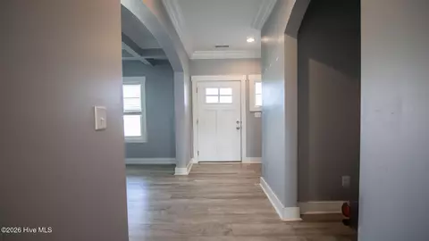 Entry Way - 279 E Ivybridge Dr, Hubert, NC 28539 photo 2 of 4