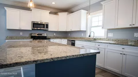 Kitchen - 279 E Ivybridge Dr, Hubert, NC 28539 photo 2 of 3