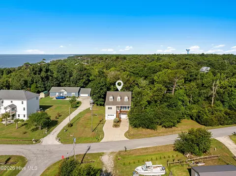 204 Water Oak Dr, Newport, NC 28570