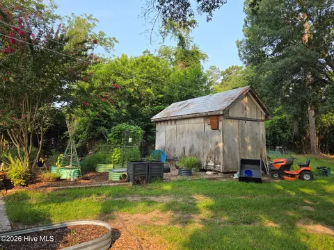 Exterior - 558 Elm St, Fair Bluff, NC 28439 photo 1 of 3