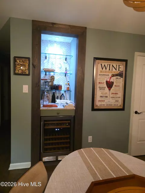 Dining - 558 Elm St, Fair Bluff, NC 28439 photo 2 of 3
