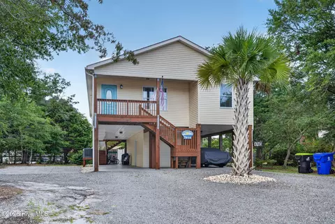 140 NE 18th St, Oak Island, NC 28465