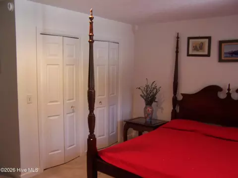 Bedroom - 110 Mallard Ln, Pinehurst, NC 28374 photo 3 of 5