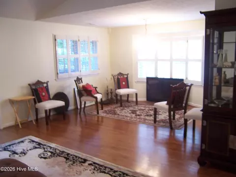 Living - 110 Mallard Ln, Pinehurst, NC 28374 photo 2 of 2