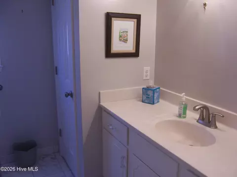 Bath - 110 Mallard Ln, Pinehurst, NC 28374 photo 2 of 5