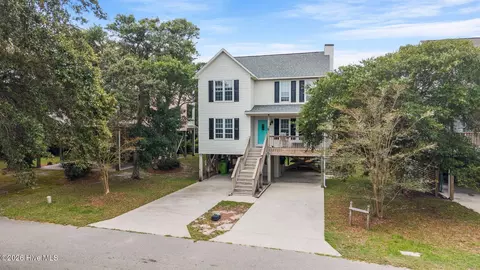 8 Maritime Dr, Surf City, NC 28445
