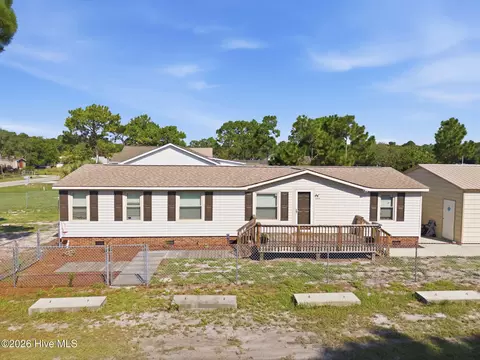 4864 Coastal Dr SE, Southport, NC 28461
