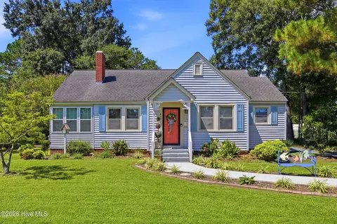 414 S Raleigh St, Wallace, NC 28466