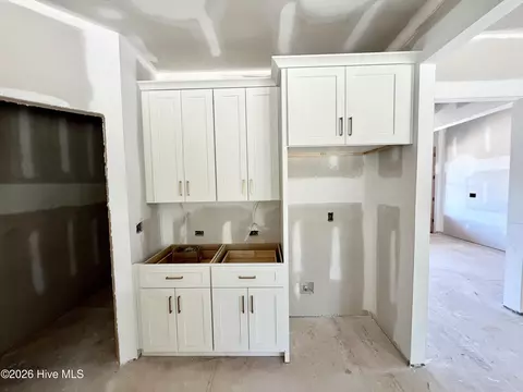 Entry Way - 143 Hillstead Way, Smithfield, NC 27577 photo 2 of 4