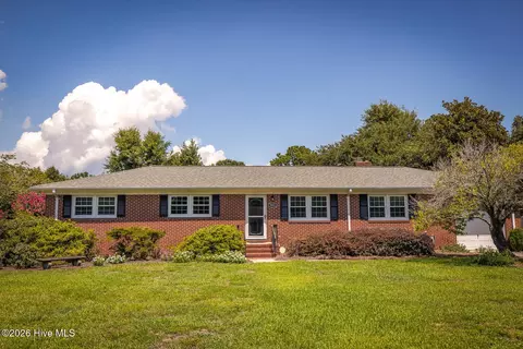 3851 Sylvan Dr, Wilmington, NC 28403