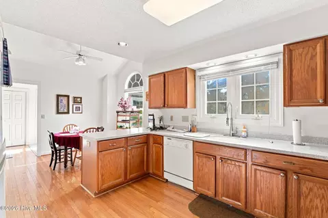 Kitchen - 2302 Wentworth Cir, Pinehurst, NC 28374 photo 3 of 4