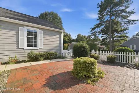 Exterior - 2302 Wentworth Cir, Pinehurst, NC 28374 photo 4 of 10