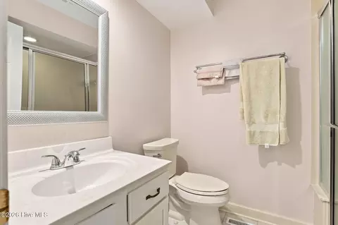Bath - 2302 Wentworth Cir, Pinehurst, NC 28374 photo 2 of 3