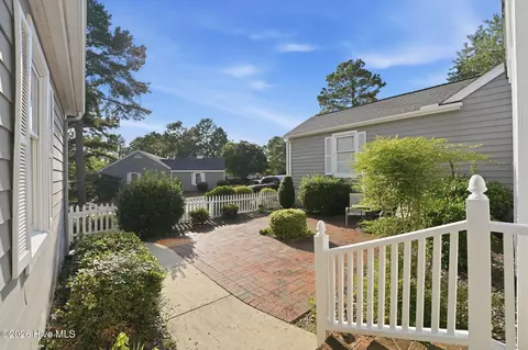 Exterior - 2302 Wentworth Cir, Pinehurst, NC 28374 photo 5 of 10