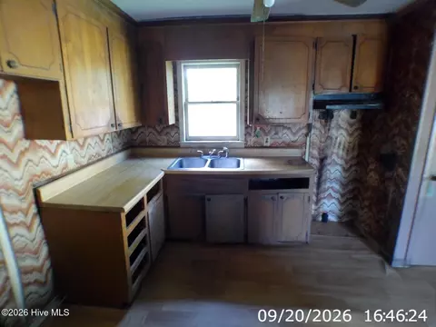 Kitchen - 1153 Connaritsa Rd, Aulander, NC 27805 photo 1 of 1