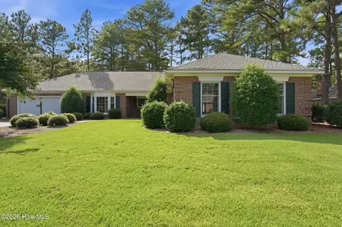 42 Alston Pl, Southern Pines, NC 28387