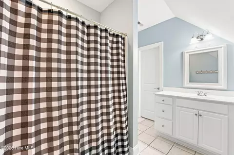 Bath - 5 Stallion Pl, Pinehurst, NC 28374 photo 2 of 5