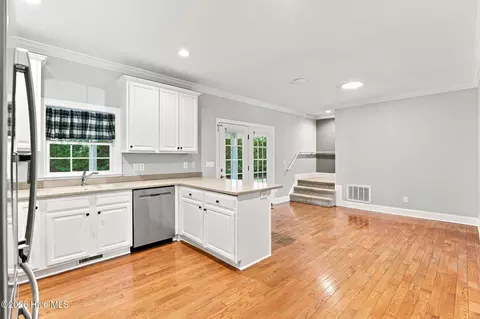 Kitchen - 5 Stallion Pl, Pinehurst, NC 28374 photo 2 of 3
