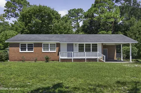 233 Long Leaf Acres Dr, Wilmington, NC 28405