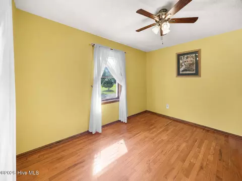 Bedroom - 111 Maple St, Teachey, NC 28464 photo 1 of 6