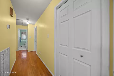 Entry Way - 111 Maple St, Teachey, NC 28464 photo 3 of 4