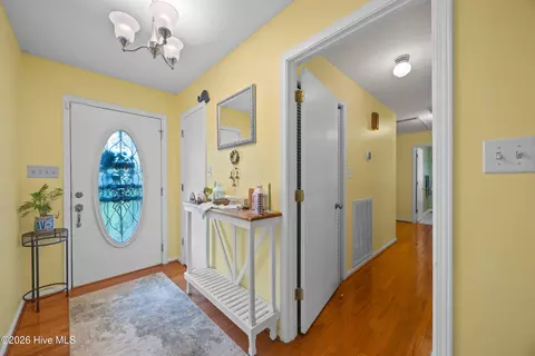 Entry Way - 111 Maple St, Teachey, NC 28464 photo 1 of 4