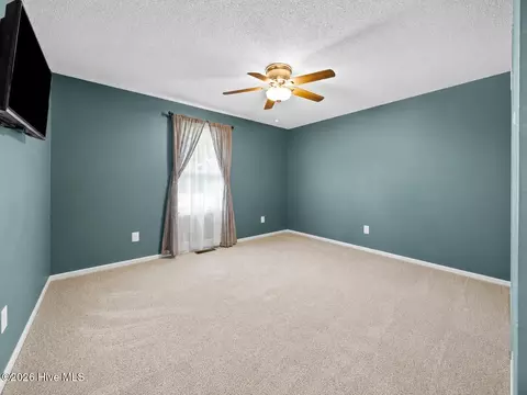 Bedroom - 111 Maple St, Teachey, NC 28464 photo 6 of 6