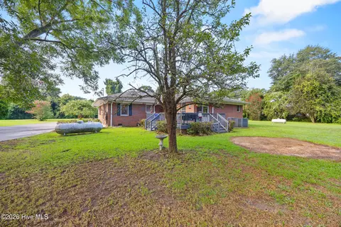 Exterior - 111 Maple St, Teachey, NC 28464 photo 6 of 6