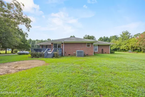 Exterior - 111 Maple St, Teachey, NC 28464 photo 4 of 6