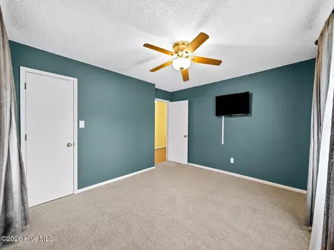 Bedroom - 111 Maple St, Teachey, NC 28464 photo 5 of 6