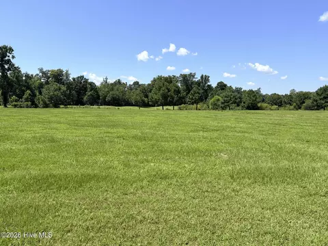 135-137 W Royal Way, Merry Hill, NC 27957