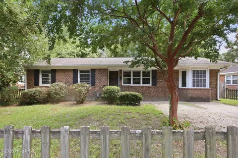 102 N Meade St, Greenville, NC 27858