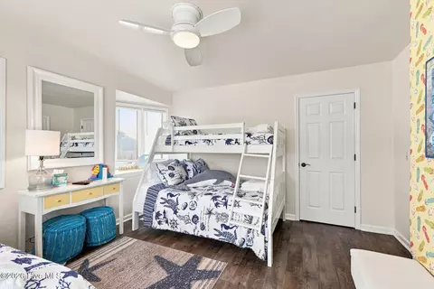 Bedroom - 3903 Ocean Dr #EAST, Emerald Isle, NC 28594 photo 3 of 5