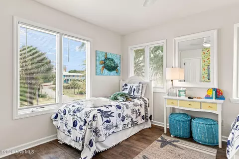 Bedroom - 3903 Ocean Dr #EAST, Emerald Isle, NC 28594 photo 4 of 5