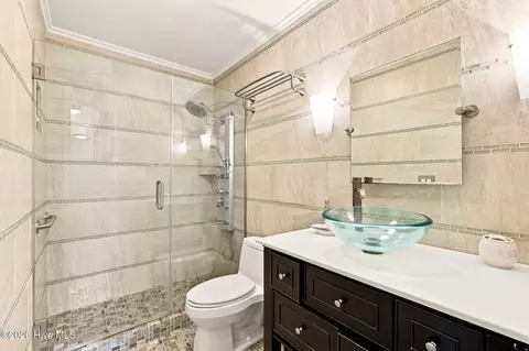 Bath - 3903 Ocean Dr #EAST, Emerald Isle, NC 28594 photo 1 of 8