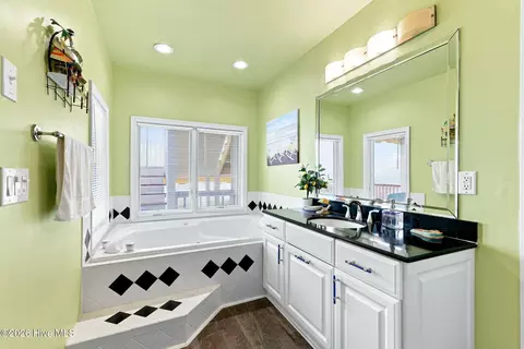 Bath - 3903 Ocean Dr #EAST, Emerald Isle, NC 28594 photo 3 of 8