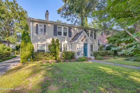 318 Colonial Dr, Wilmington, NC 28403