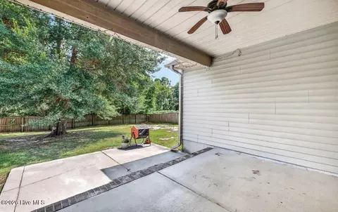Exterior - 413 Peppermint Dr, Hubert, NC 28539 photo 3 of 5