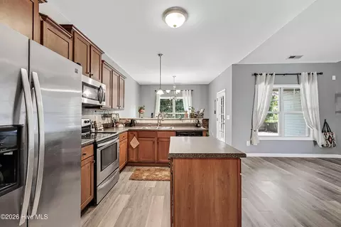 Kitchen - 413 Peppermint Dr, Hubert, NC 28539 photo 1 of 2
