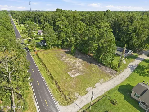 1140 New Rd, Burgaw, NC 28425
