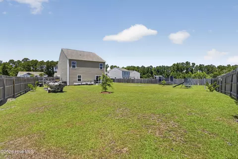 Exterior - 10 Evian Ct, Hampstead, NC 28443 photo 2 of 3