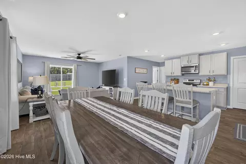 Dining - 10 Evian Ct, Hampstead, NC 28443 photo 3 of 3
