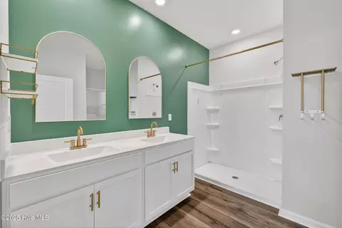 Bath - 2039 Willowleaf Dr, Leland, NC 28451 photo 1 of 2
