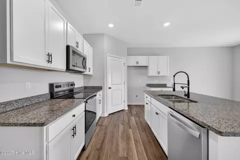 Kitchen - 2039 Willowleaf Dr, Leland, NC 28451 photo 2 of 4