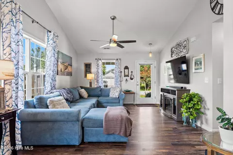 523 Montego Ct, Wilmington, NC 28411