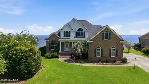 927 Stately Pines Rd, New Bern, NC 28560