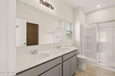 Bath - 104 Rubyfield Ct, Fremont, NC 27830 photo 2 of 5