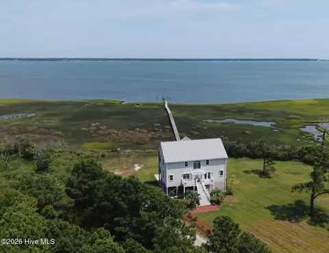 404 Perkins Rd, Beaufort, NC 28516
