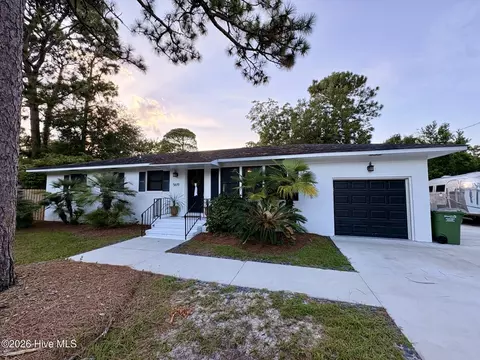 5619 Saint Nicholas Rd, Wilmington, NC 28405