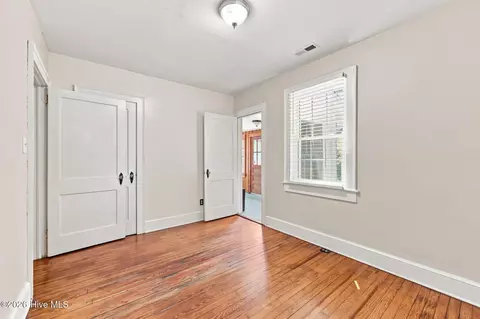 Bedroom - 525 E 2nd St, Washington, NC 27889 photo 6 of 9